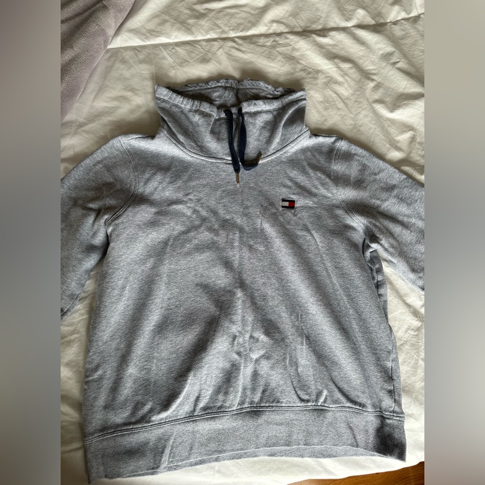 Tommy Hilfiger sweatshirt size L